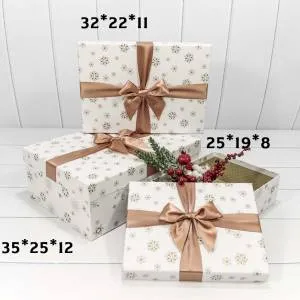 Коробка 32*22*11 см "Снежинки" белая